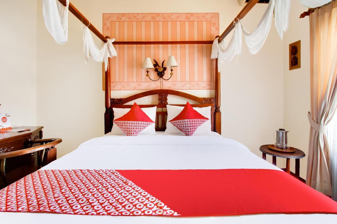 Oyo 3217 The Ts Homestay Malang Extérieur photo